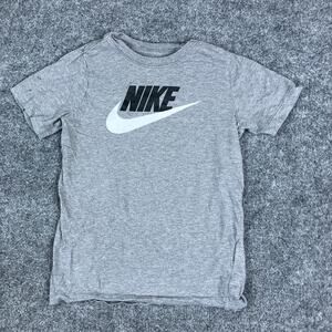 Nike T-Shirt Boys Size Medium Gray Dri-Fit Logo Graphic Short Sleeve Tee